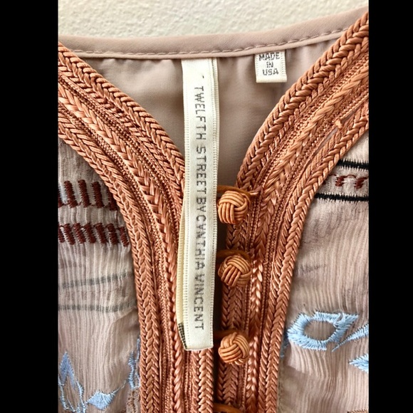 Embroidered Beachy/Summer Blouse - Picture 4 of 4